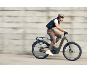 Riese & Müller Delite5 GT Rohloff HS The 2026 Riese & Müller Delite5 GT Rohloff HS electric bike in Amber, featuring full suspension, Bosch ABS, Rohloff E-14 electronic shifting, a 1050Wh dual-battery system, and an off-road kit with a luggage rack for premium European trekking.