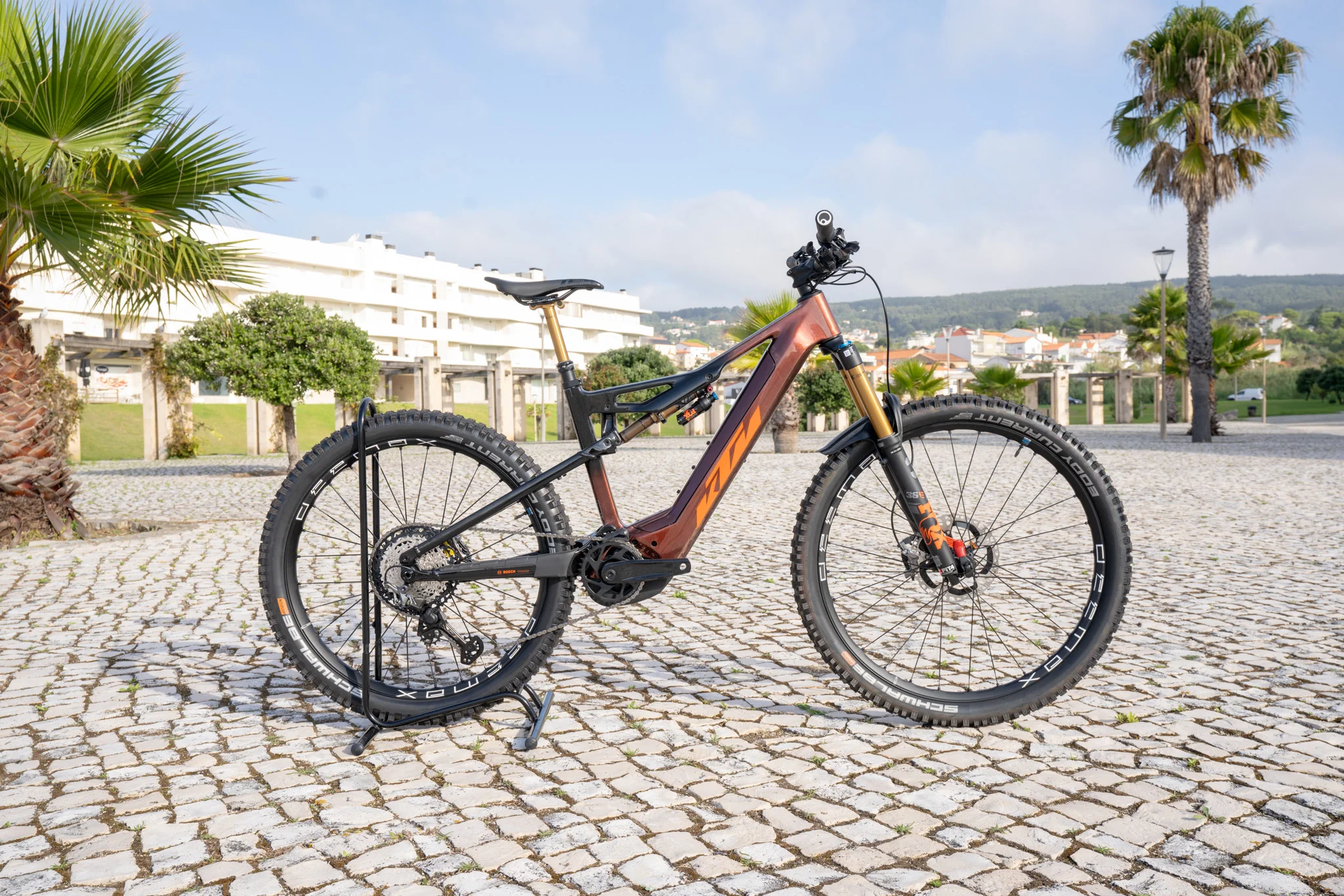 KTM MACINA KAPOHO PRESTIGE 43 cm '23: The Ultimate Electric Mountain Bike for European Riders